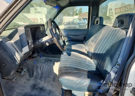 1994 Chevrolet Gmt-400 C2500 из США, поврежденный, VIN 1GCFC24K8RE112179